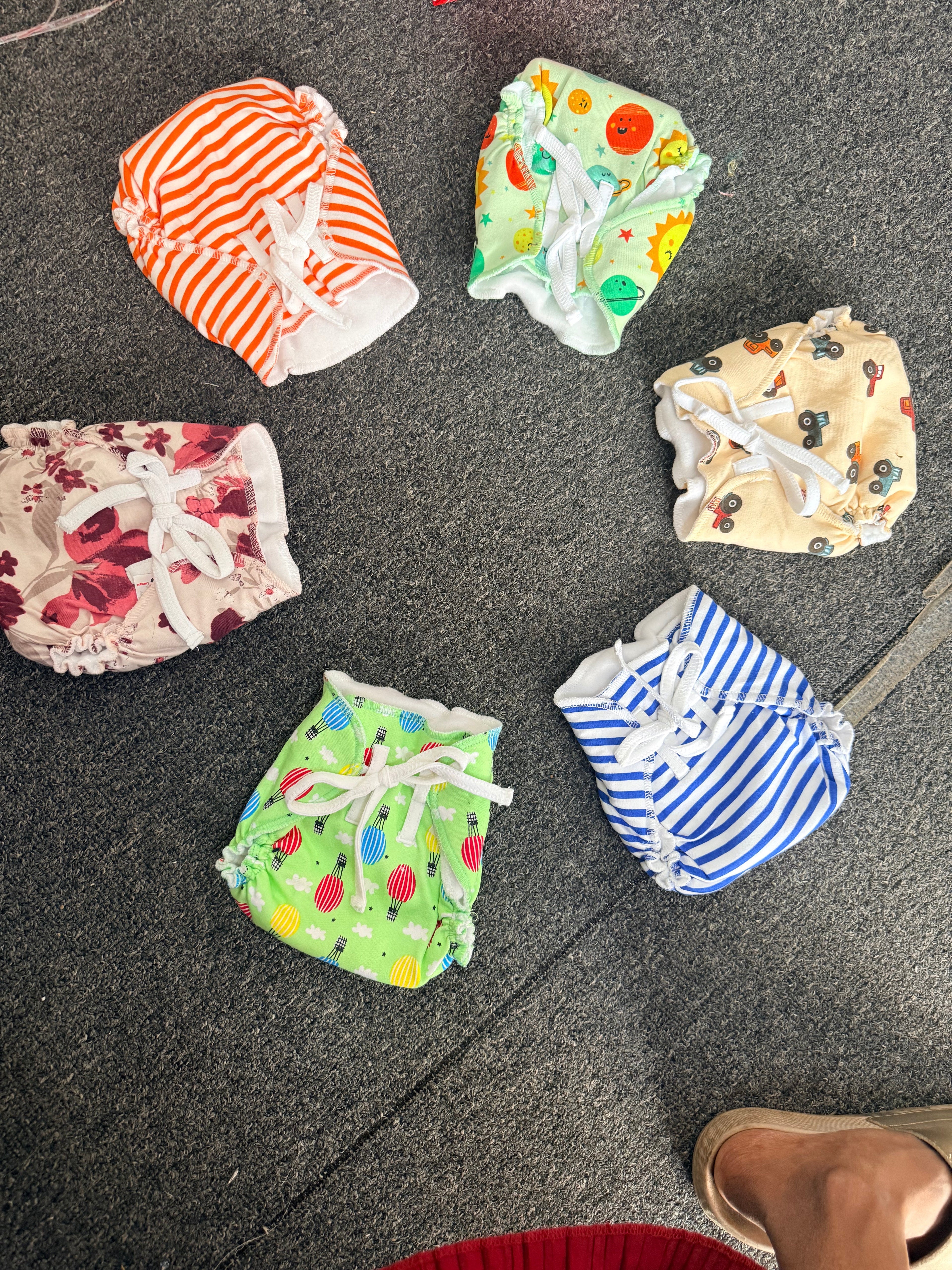 3 PIECE DIAPERS ( UPTO 3 URINES )